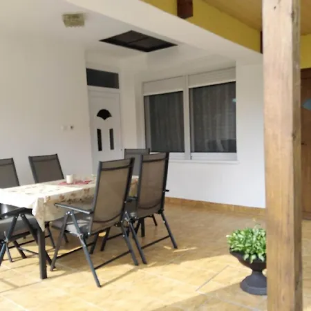 Apartment In Fonyd Mit Grosser Terrasse Fonyod